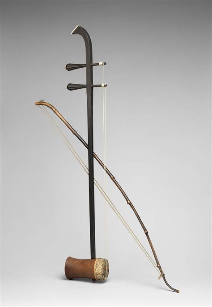 erhu instrument