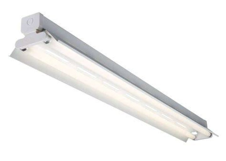 fluorescent light fixture