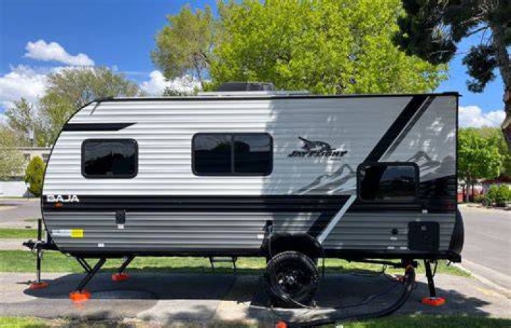 How do you level an RV motorhome?